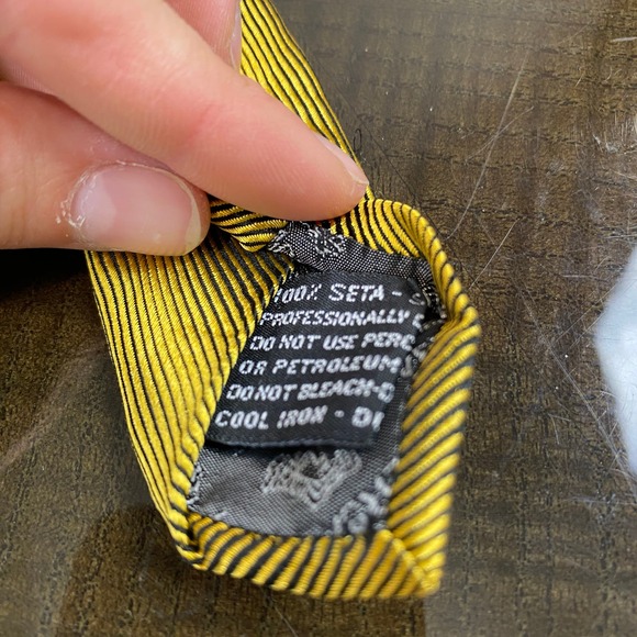 Vintage Gianni Versace Medusa Geometric Print Silk Tie - Picture 7 of 7